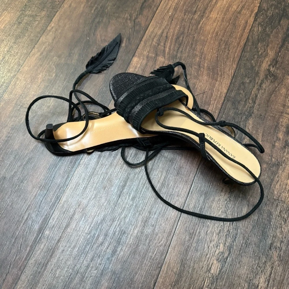 Banana Republic Kitten Heels in Size 6